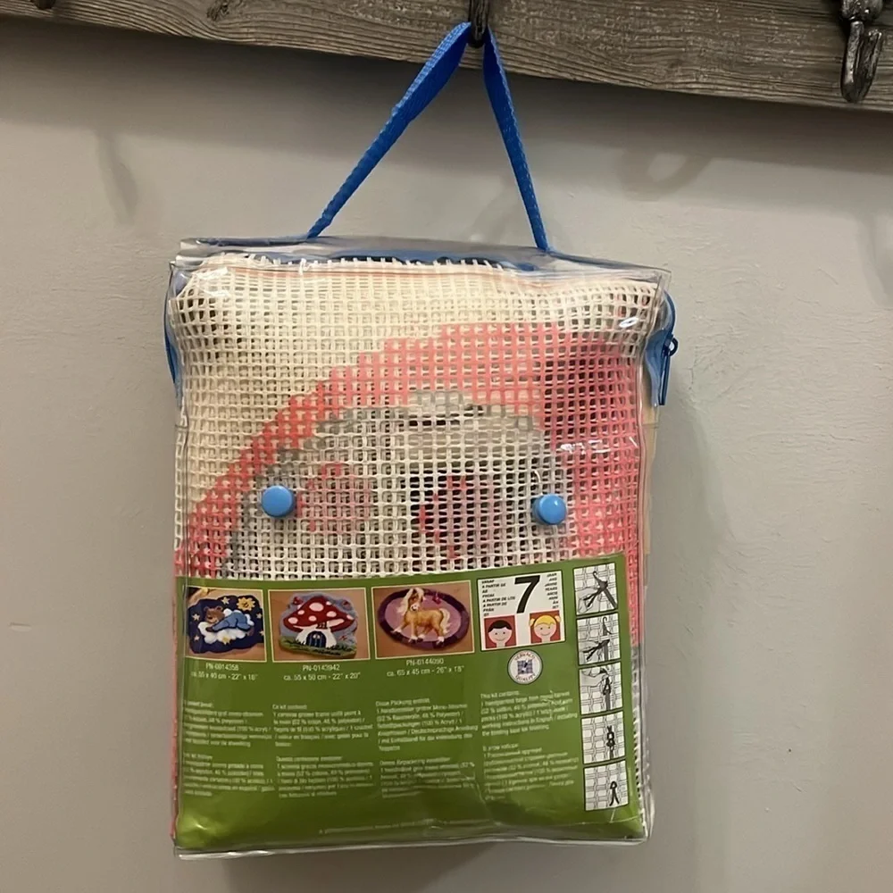 Vervaco Latch Hook Rug Kit Dog Puppy Arts & Crafts NWT